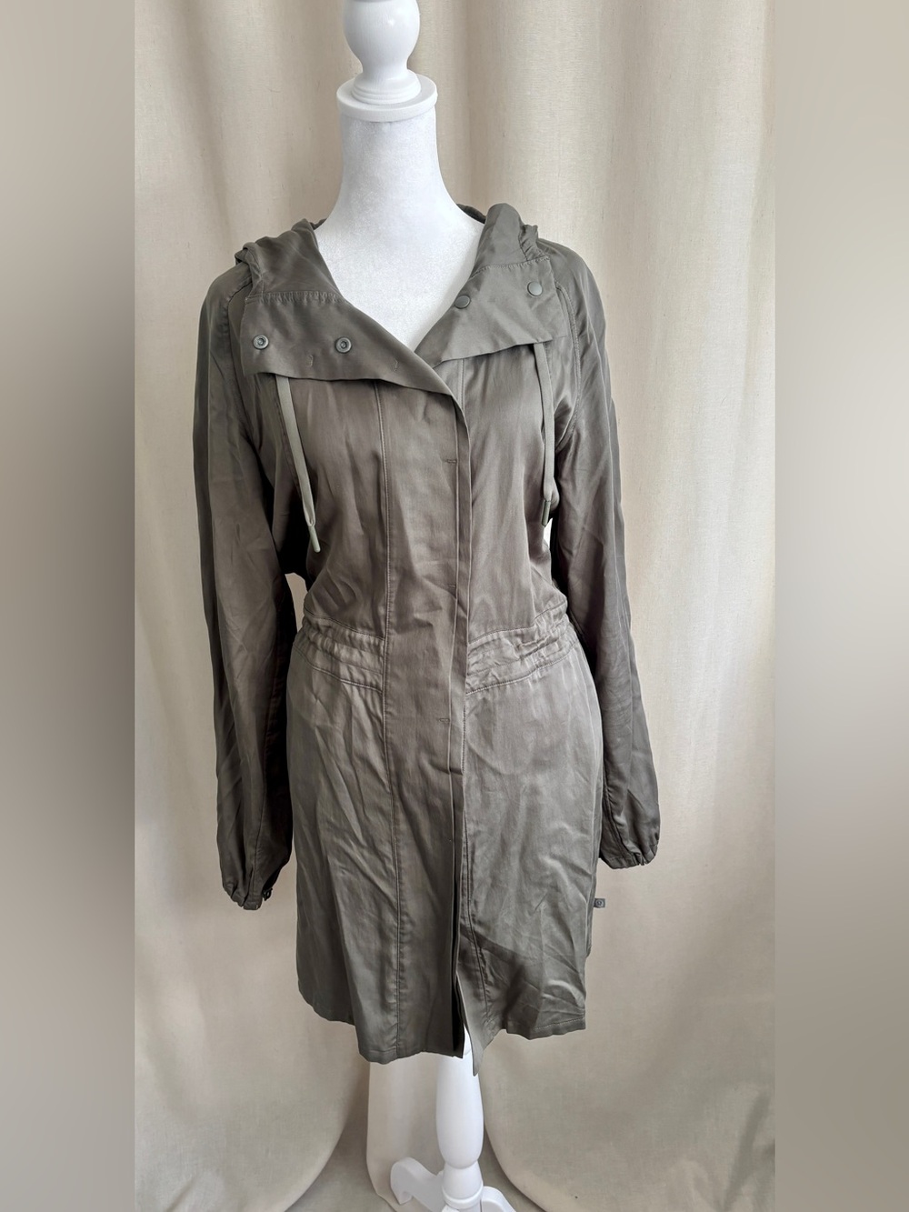lululemon Light Flowy Jacket – Olive Green – Fits Like S